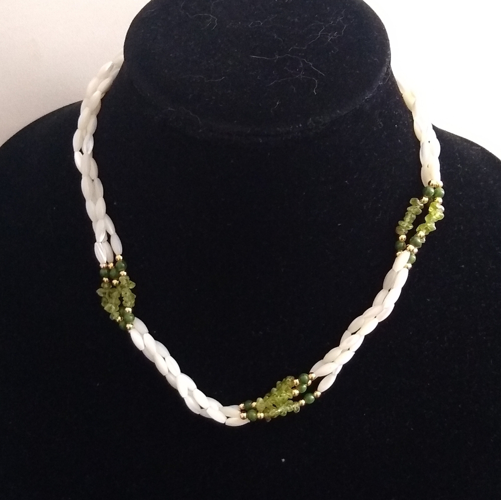 Mother of Pearl Rice Beaded Necklace Green Pridot Jade Gold Tone Accents